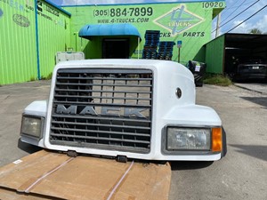 Used 2005 Mack CL Hood (Stock #2923)) Part Image