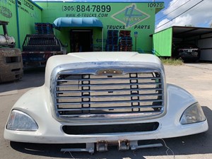 Used 2007 Freightliner COLUMBIA Hood (Stock #689)) Part Image
