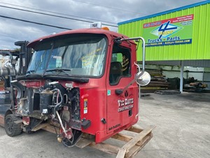 Used 2007 Mack GU713 Cab Mount (Stock #3527)) Part Image
