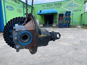 Remanufactured Meritor/Rockwell SQ100 Differential Case (Stock #3777)) Part Image