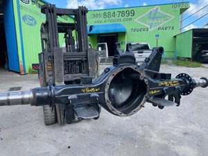 Used Spicer/Dana DSP40 Axle Housing (Front) Image