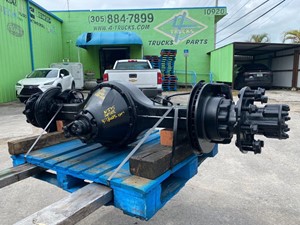 Used Spicer/Dana N175 Axle Housing (Front) Image