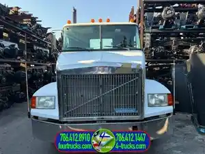 Used 1994 VolvoWhiteGMC Hood (Stock #8491)) Part Image