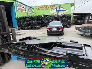 Used Fifth Wheel (Stock #8271)) Part Image
