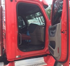 Used 2011 Freightliner Cascadia 125 Cab (Stock #1284-S-4)) Part Image