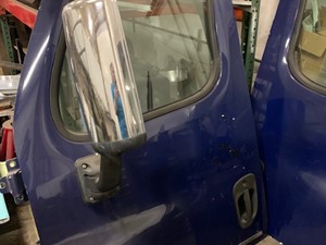 Used 2012 Freightliner Cascadia 125 Door (Stock #P-76)) Part Image