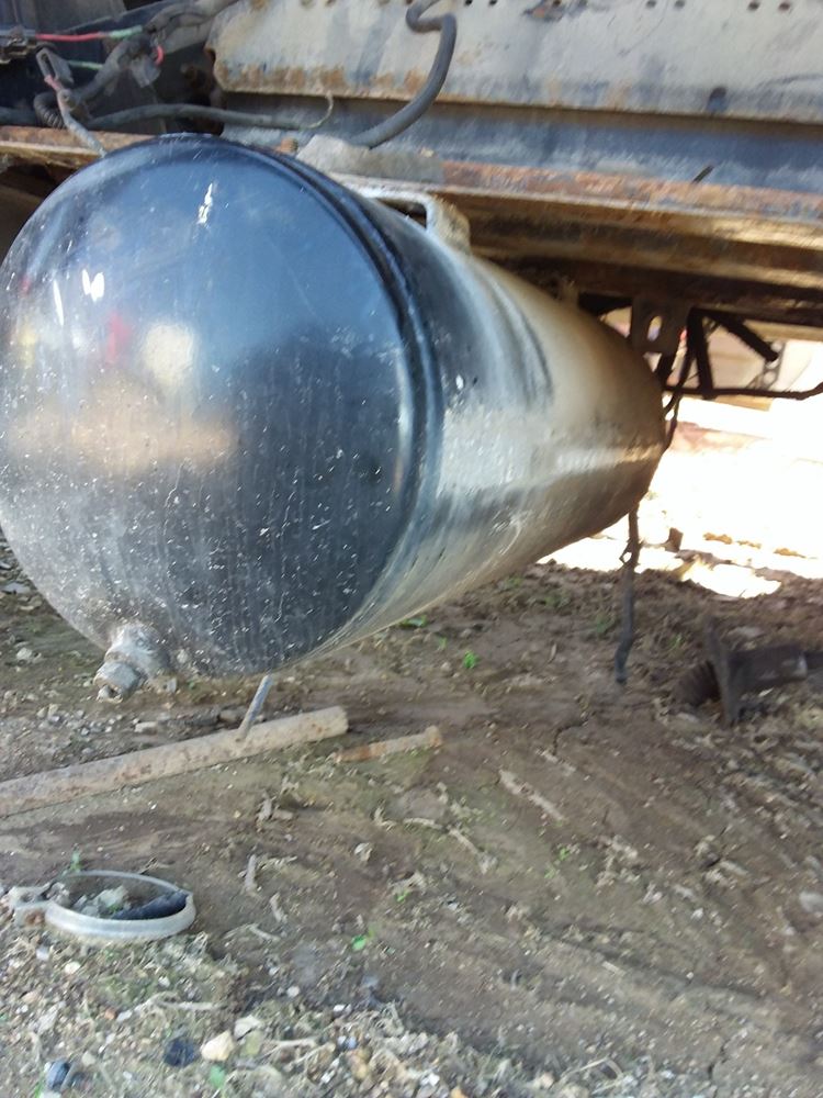 2003 VOLVO VNL Air Tanks Truck Component Services