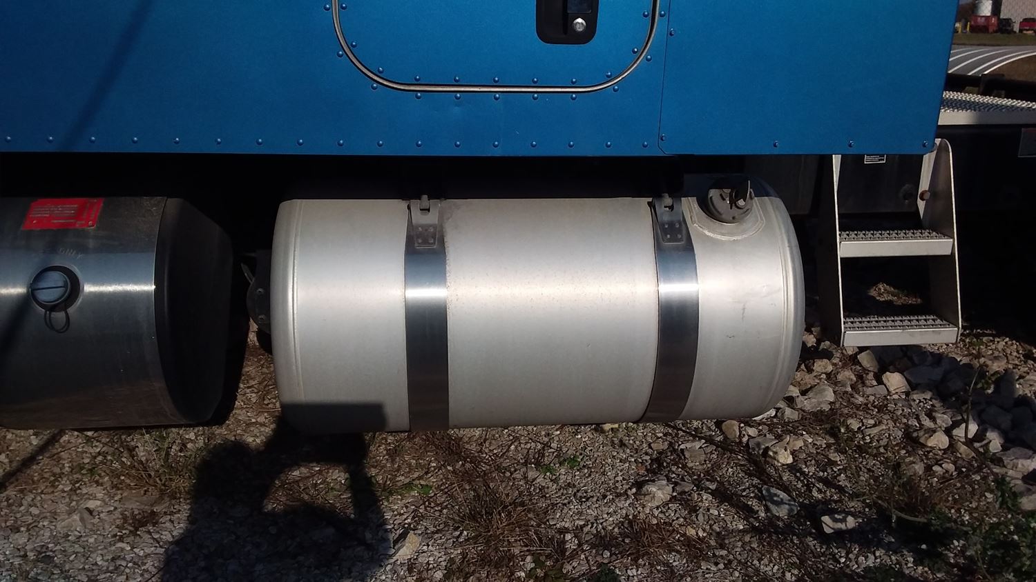 2015 PETERBILT 579 Fuel Tanks Truck Component Services