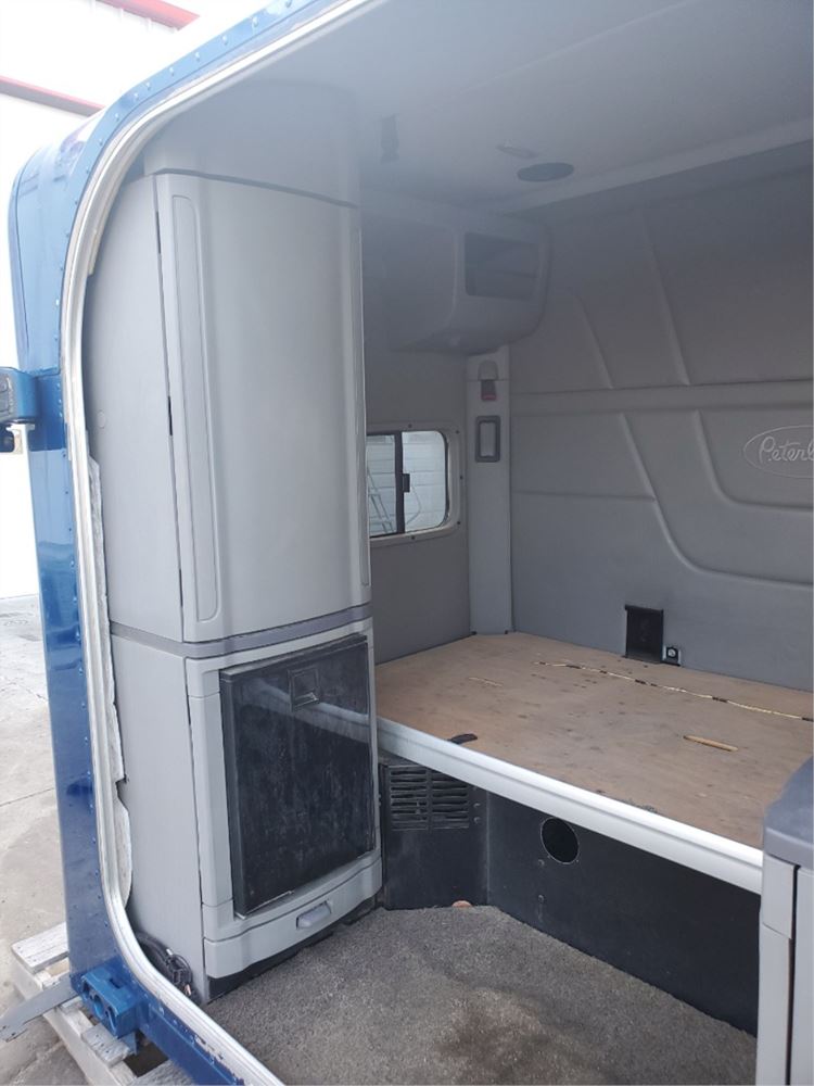 2015 PETERBILT 579 Sleepers Truck Component Services