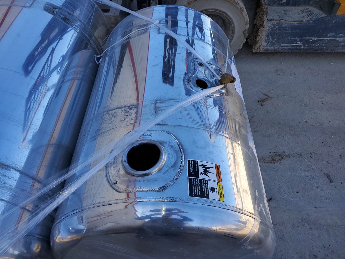 2020 PETERBILT 389 Fuel Tanks Truck Component Services