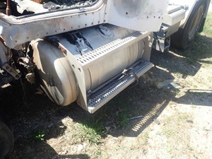 Used 1989 Peterbilt 378 Fuel Tank Step (Stock #TB006-2)) Part Image