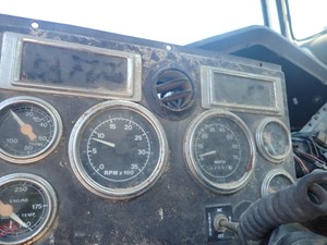 Used 1993 Ford LTA9000 AERO MAX 106 Instrument Cluster (Stock #TA050-18)) Part Image