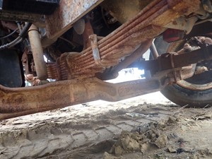 Used 1995 Ford F700 Front Axle, Complete (Stock #TA052-1)) Part Image