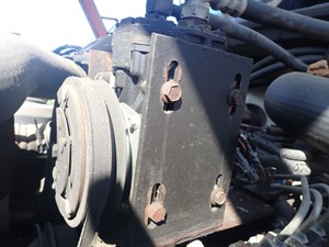 Used 1995 Freightliner FL70 A/C Compressor (Stock #TA044-5)) Part Image