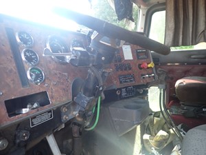 Used 1997 International 9200 Steering Column (Stock #TA055-21)) Part Image