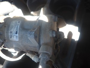 Used 1998 Ford L8513 A/C Compressor (Stock #TA184-1)) Part Image
