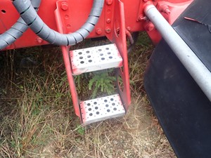 Used 2000 Freightliner CENTURY CLASS 120 Step (Stock #TA119-4)) Part Image