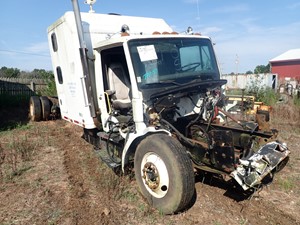 Used 2000 Freightliner FL70 Cab (Stock #TA057-10)) Part Image
