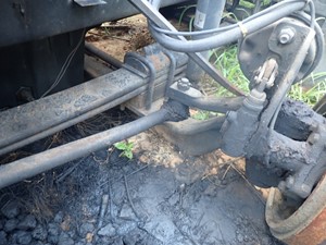 Used 2000 International 9400I Front Axle, Complete (Stock #TA080-1)) Part Image