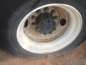 Used 2000 Stud Pilot / Budd 22.5 X 8.25 Wheel (Stock #TC006-10)) Part Image