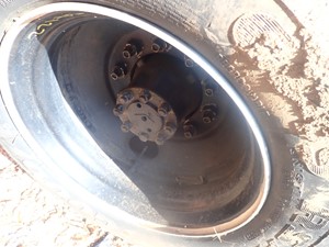 Used 2002 22.5" 22.5 X 8.25 Wheel (Stock #TA122-11)) Part Image