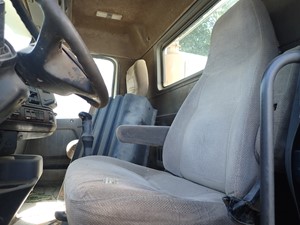 Used 2003 Volvo VNL Seat (Stock #TA026-17)) Part Image