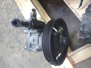 Used 2004 Ford 6.8L V-10 Steering Pump (Stock #TB023-9)) Part Image