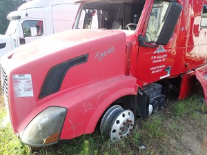 Used 2006 Volvo VNL Headlamp Assy (Stock #TA025-15)) Part Image