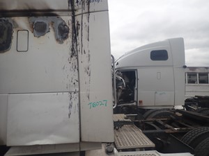 Used 2007 Volvo VNL Sleeper Fairing (Stock #TB027-1)) Part Image