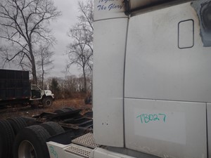 Used 2007 Volvo VNL Sleeper Fairing (Stock #TB027-12)) Part Image
