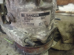 Used 2009 Volvo VNL A/C Compressor Image