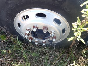 Used 2010 Freightliner Cascadia Front Axle, Complete (Stock #TA048-1)) Part Image