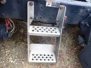 Used 2013 Freightliner Cascadia 125 Step (Stock #TA117-3)) Part Image