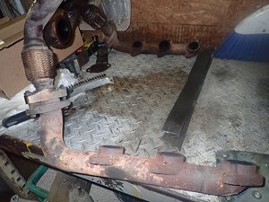 Used International 4.5L Exhaust Manifold (Stock #TA162-2)) Part Image