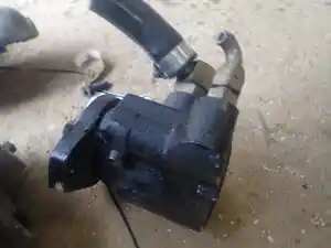 Used 1996 Cummins FD-1060 Steering Pump (Stock #TB005-4)) Part Image