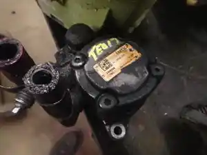 Used 2001 Mercedes MBE 900 Steering Pump (Stock #TE017-4)) Part Image
