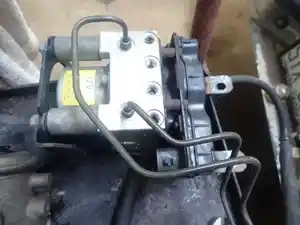 Used 2011 Isuzu NPR ABS Brake Pump (Stock #TE013-7)) Part Image