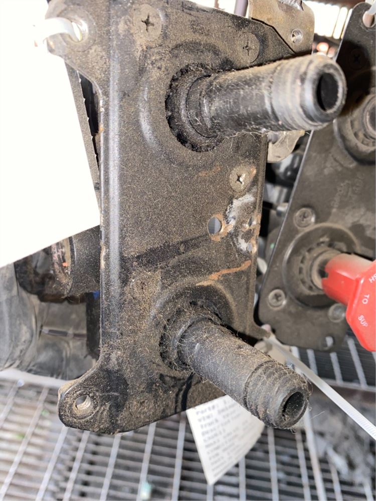 Used 2000 International 9400I Valve for sale Montreal Quebec Canada