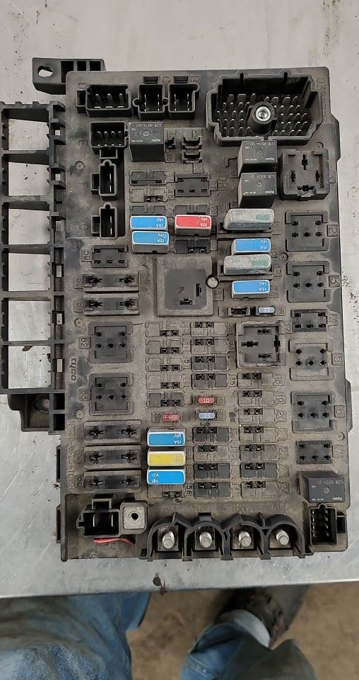 Used 2007 Freightliner COLUMBIA 120 Fuse Box for sale Montreal Quebec Canada Fuse Box TPI