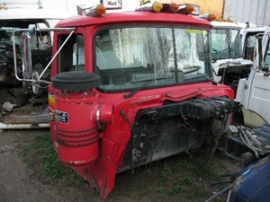 Used 1995 MACK RD6885 Cab Image