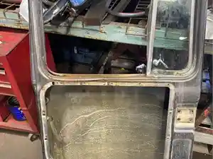 Used Universal Mack RD Door (Stock #9111539326)) Part Image