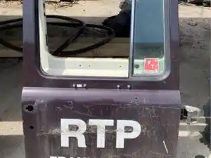 Used Universal Mack RD688S Door (Stock #9111539359)) Part Image