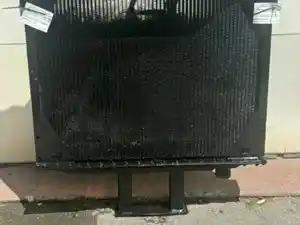 Used Universal Mack DM690S Radiator (Stock #9111539422)) Part Image