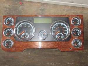 Used 2016 Freightliner Cascadia Instrument Cluster (Stock #ELE-70)) Part Image