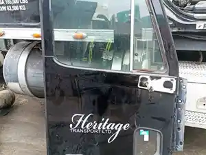 Used 2005 Freightliner CORONADO 132 Door (Stock #FL-381-12)) Part Image