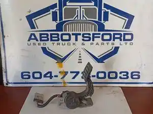 Used 2005 Volvo VNL Throttle Position Sensor (Stock #V-40-6)) Part Image