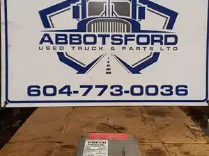 Used 2015 Volvo VNL Dash Control Module (Stock #V-131-12)) Part Image