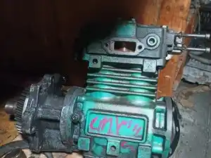 Used Bendix Air Compressor (Stock #P-821)) Part Image