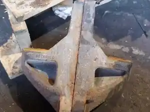 Used Engine Mount (Stock #P-1655)) Part Image