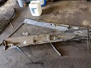 Used Volvo VNL Wiper Arm (Stock #P-1525)) Part Image